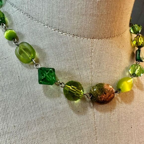 Unakite abalone green beaded necklace - Picture 2 of 7